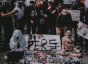 Puluhan Jurnalis Tasikmalaya Tabur Bunga di Taman Kota, Tanda Matinya Pilar Demokrasi