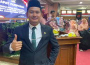 Bangga, Anak dari Pasangan Petani ini Akhirnya Dilantik jadi Anggota DPRD Kota Tasikmalaya