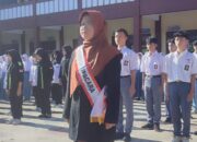 Hari kartini, Guru Wanita SMK PK Nurusalam jadi Petugas Upacara