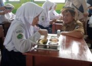 597 Siswa MtsN 3 Kota Tasikmalaya dapat Makanan Bergizi Gratis