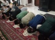 MK Tolak Gugatan Paslon 01 dan 03, Paslon 02 Gelar Sujud Syukur