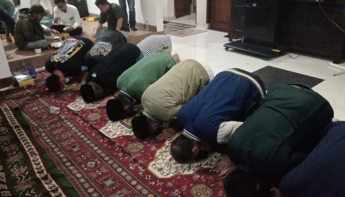 MK Tolak Gugatan Paslon 01 dan 03, Paslon 02 Gelar Sujud Syukur