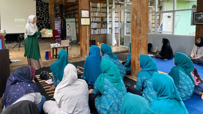 Dorong Kebiasaan Membaca dalam Keluarga Melalui Workshop Membaca Nyaring Bagi Kader PKK Desa