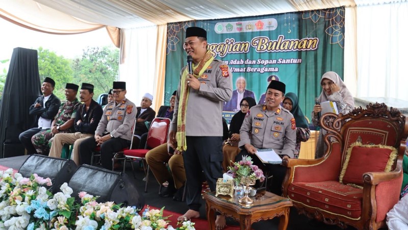 Pesan Kapolres Ciamis Untuk Masyarakat Cihaurbeuti pada Pengajian Bulanan