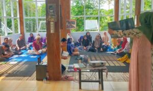 Workshop Membaca Nyaring Bagi Kader PKK Desa dan Orang Tua Siswa Jaga Ekosistem Gerakan Literasi