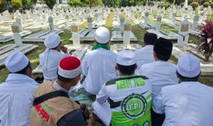 FPI Tasikmalaya Raya Gelar Ziyaroh dan Tahlil Akbar di Taman Makam Pahlawan