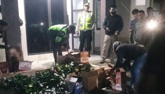 Tak Butuh Waktu Lama, Ormas Islam Berhasil Gerebek Gudang Miras di Cikoneng Ciamis dan inilah Hasilnya